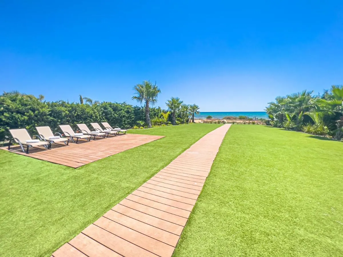 Serenity Seafront Villa أيا نابا