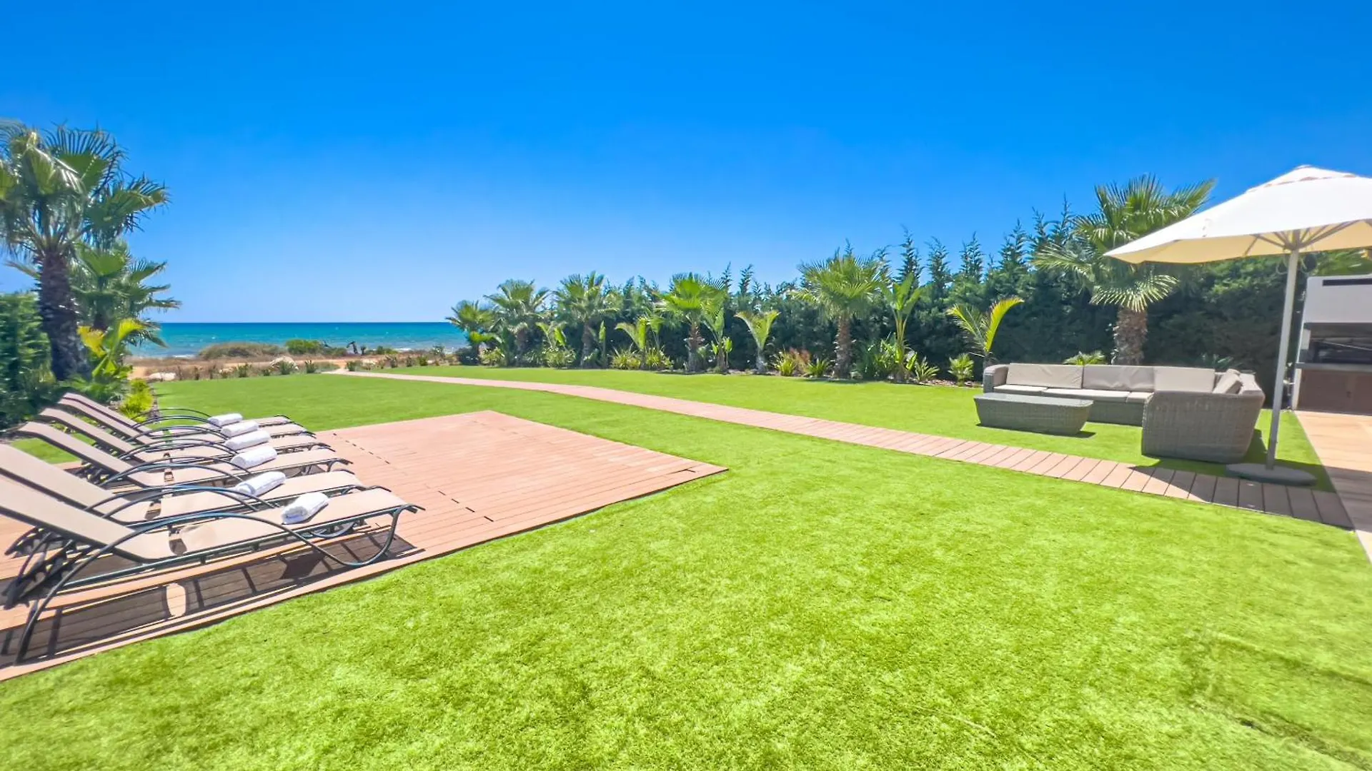 Serenity Seafront Villa أيا نابا